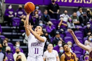 Image post by @uw_wbb on Instagram