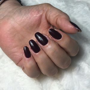 Image post by @nestanails on Instagram