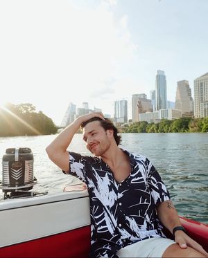 Image post by @retroboatrentalsatx on Facebook
