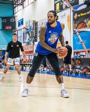 Image post by @bhbasket on Facebook
