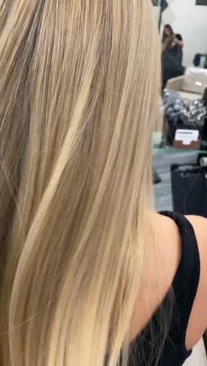 Video post by @OmbreSalonPV on Facebook