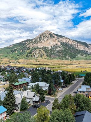Image post by @skicrestedbutte on Instagram