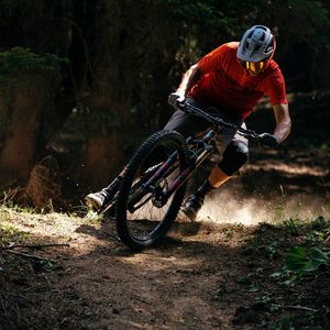 Image post by @foxmtb on Instagram
