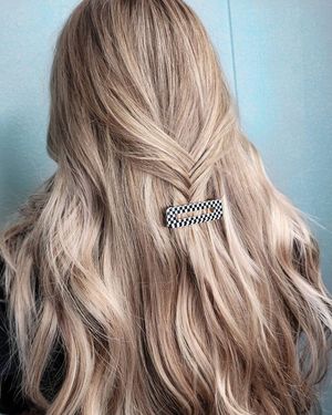 Image post by @AquaFireSalon on Facebook
