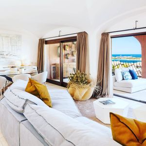 Image post by @christiesrealestate on Instagram