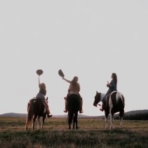 Image post by @cowgirlmagazine on Instagram