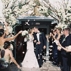 Image post by @theknot on Instagram