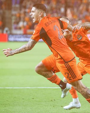 Video post by @houstondynamo on Facebook