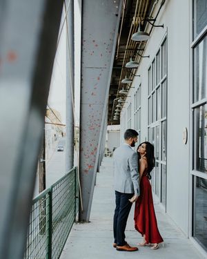Image post by @thismodernlovephoto on Instagram