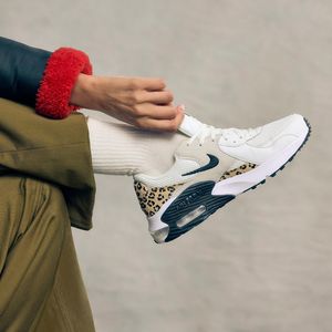 Image post by @dsw on Instagram