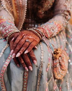Image post by @thismodernlovephoto on Instagram