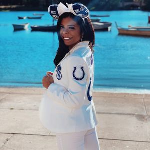 Image post by @coltscheer on Instagram