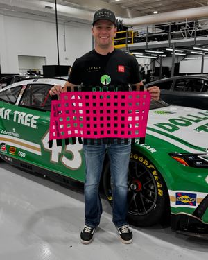 Image post by @erik_jones on Instagram