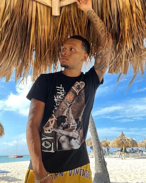 Image post by @de6rasse on Instagram