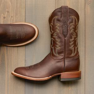 Image post by @justinboots_ on Instagram