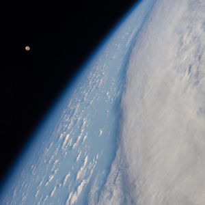 Image post by @nasaartemis on Instagram