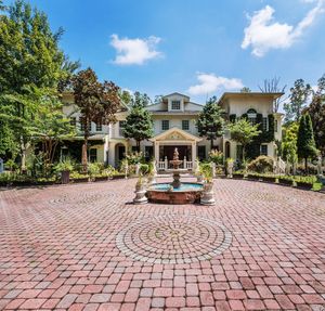 Image post by @christiesrealestate on Instagram