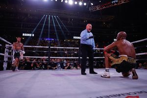 Image post by @showtimeboxing on Instagram