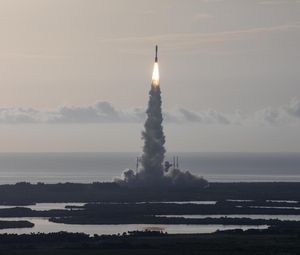 Image post by @nasaartemis on Instagram