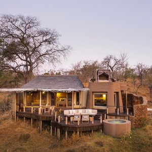Image post by @chiawasafaris on Instagram