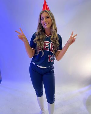 Image post by @leeusoftball on Instagram