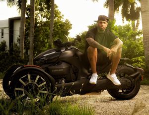 Image post by @nickyjam on Instagram