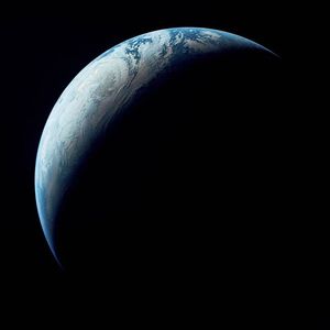 Image post by @nasaartemis on Instagram
