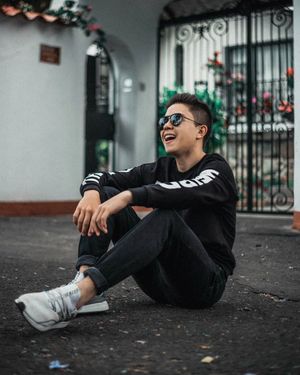 Image post by @aaron.sarmiento on Instagram