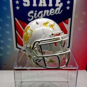 Image post by @statesigned on Instagram