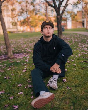Image post by @ryxnlevy on Instagram