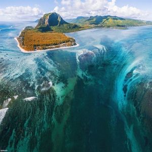 Image post by @dronepals on Instagram