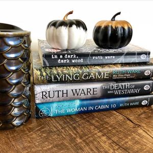 Image post by @gallerybooks on Instagram