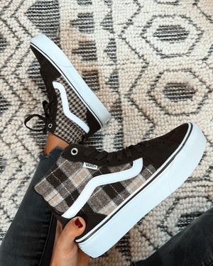 Image post by @dsw on Instagram