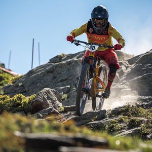 Image post by @foxmtb on Instagram