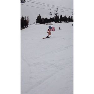 Image post by @uscskiandsnowboard on Instagram