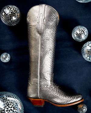 Image post by @tonylamaboots on Instagram