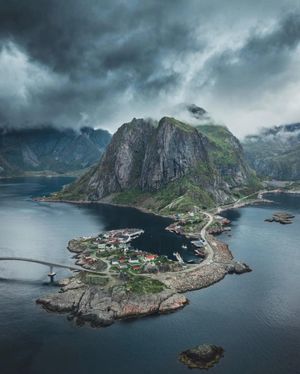 Image post by @discovery on Instagram