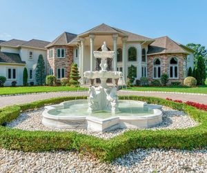 Image post by @christiesrealestate on Instagram