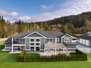 Image post by @kellyraaberealestate on Instagram