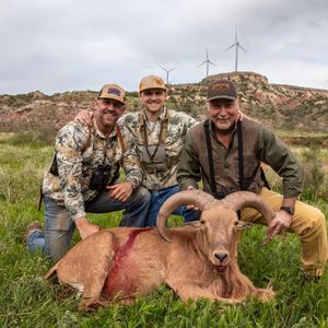 Image post by @schaeferoutfitter on Instagram