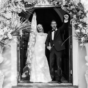 Image post by @theknot on Instagram