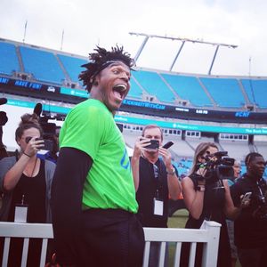 Image post by @roaringriot on Instagram