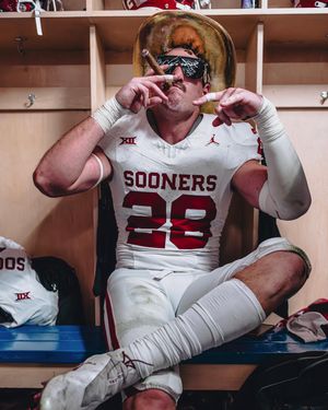 Image post by @ou_football on Instagram