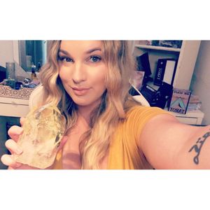Image post by @goodwitchxbadbitch on Instagram