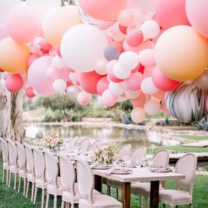 Image post by @theknot on Instagram