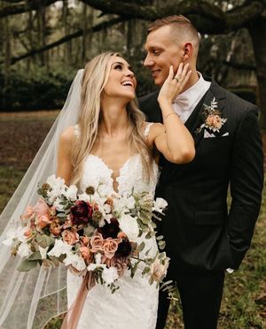 Image post by @theknot on Instagram