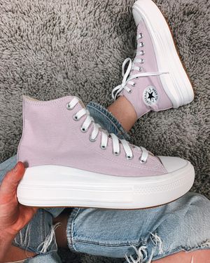 Image post by @dsw on Instagram