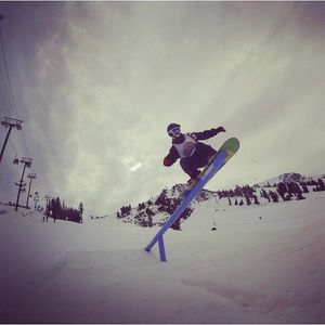 Image post by @uscskiandsnowboard on Instagram