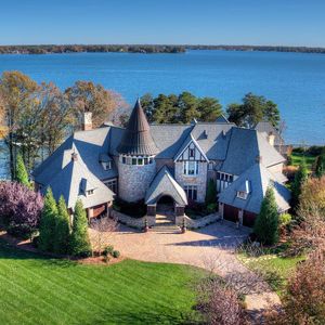 Image post by @christiesrealestate on Instagram