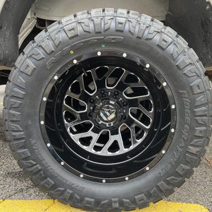 Image post by @tricktrucks1 on Instagram